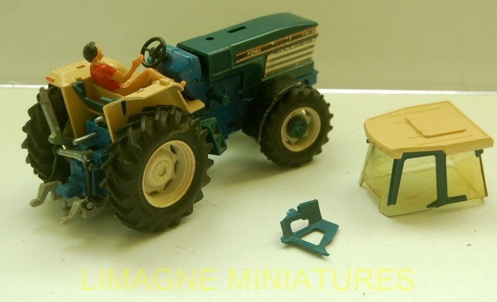 BRITAINS - Tracteur jumelés arrière - FORD TW35 - 1/32